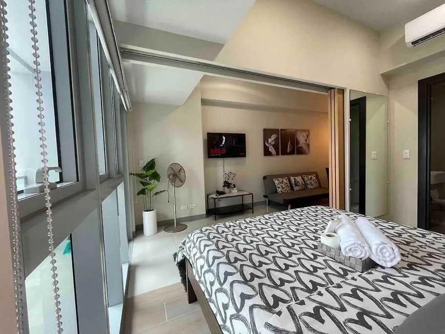 Apartment Luxe 1Br W/ Balcony @ Uptown Parksuites Manila Philippines