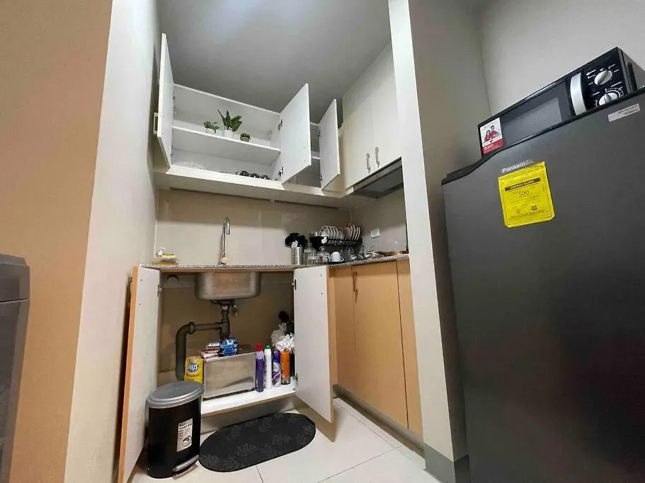 Luxe 1Br W/ Balcony @ Uptown Parksuites Manila Philippines