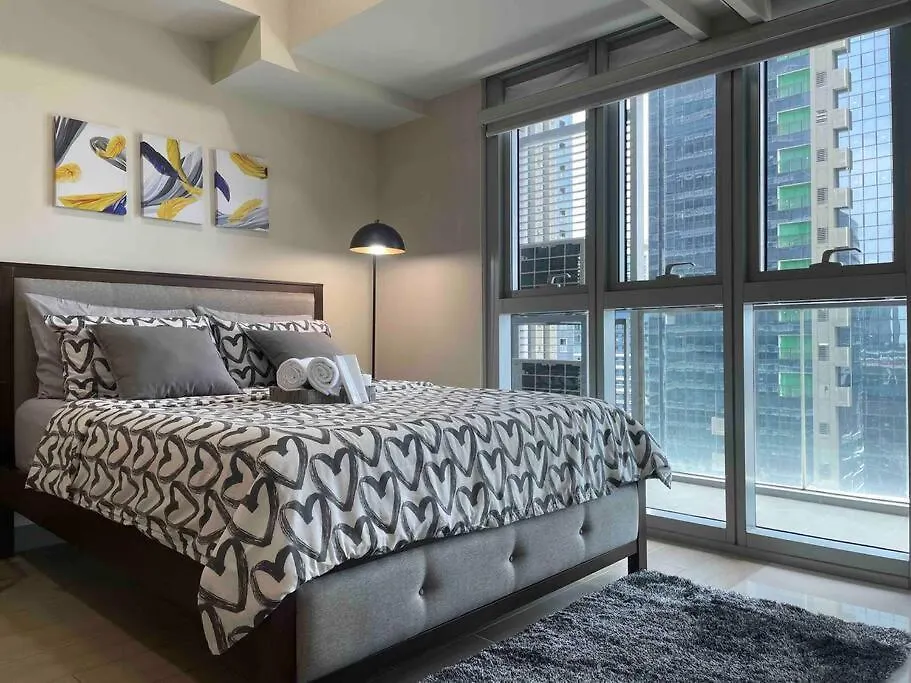 Luxe 1Br W/ Balcony @ Uptown Parksuites Manila Apartment
