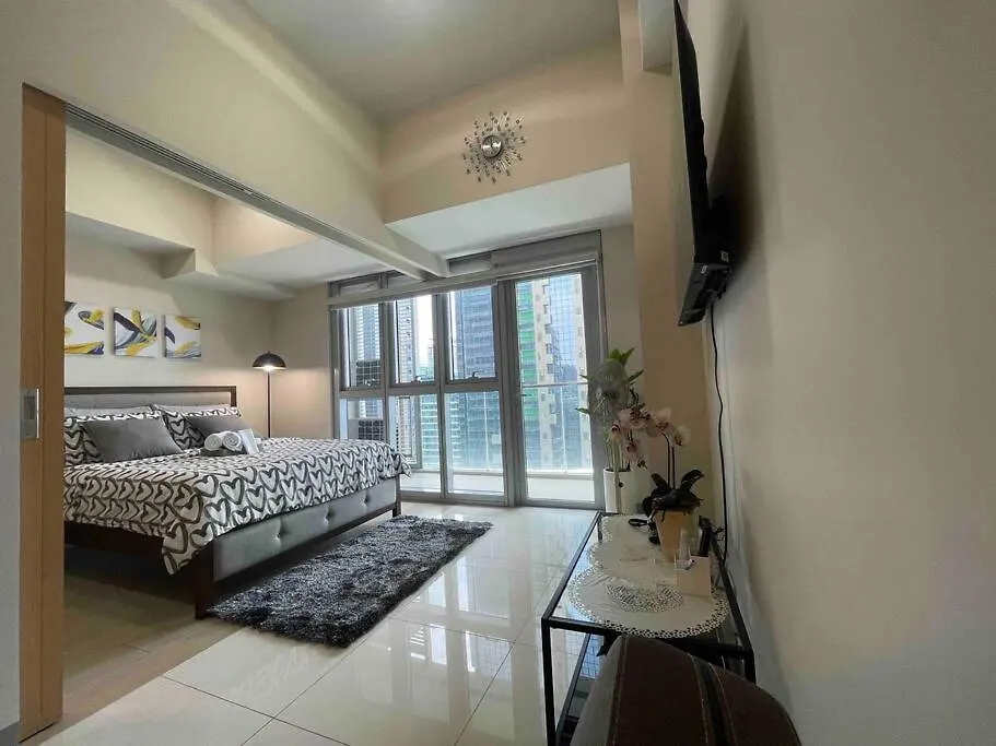 Luxe 1Br W/ Balcony @ Uptown Parksuites Manila Apartment