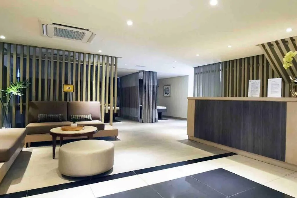 Luxe 1Br W/ Balcony @ Uptown Parksuites Manila 0*,  Philippines