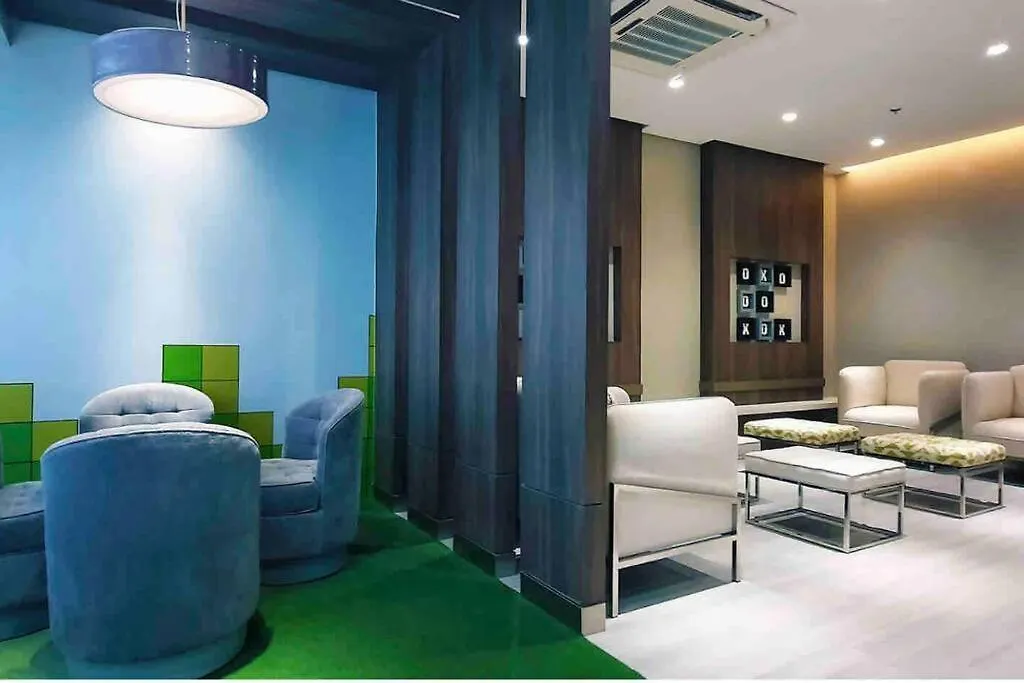 Apartment Luxe 1Br W/ Balcony @ Uptown Parksuites Manila