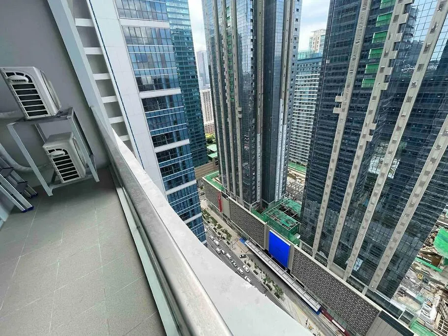 Luxe 1Br W/ Balcony @ Uptown Parksuites Manila