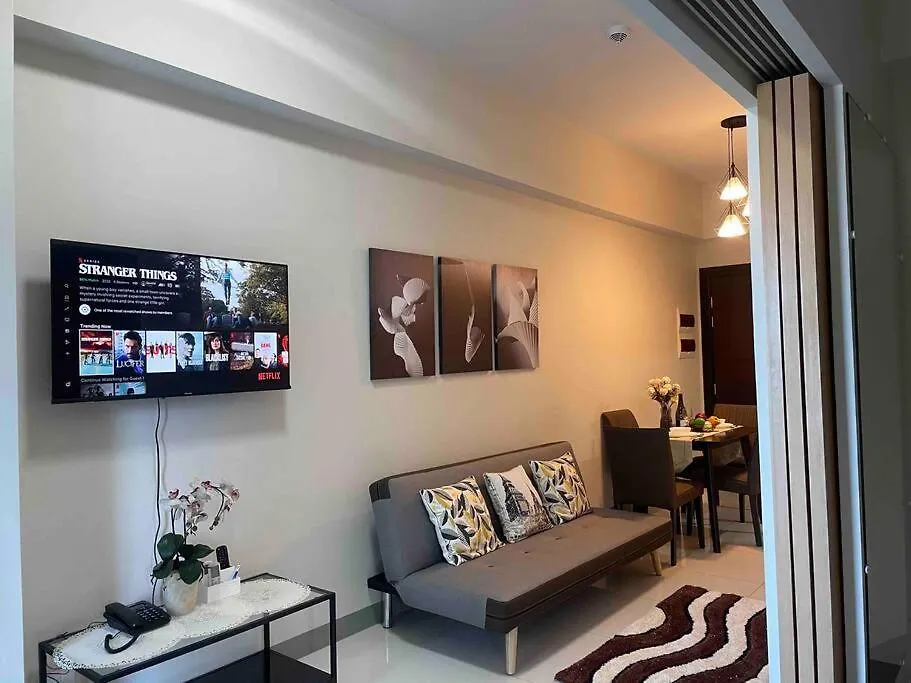 Luxe 1Br W/ Balcony @ Uptown Parksuites Manila Philippines