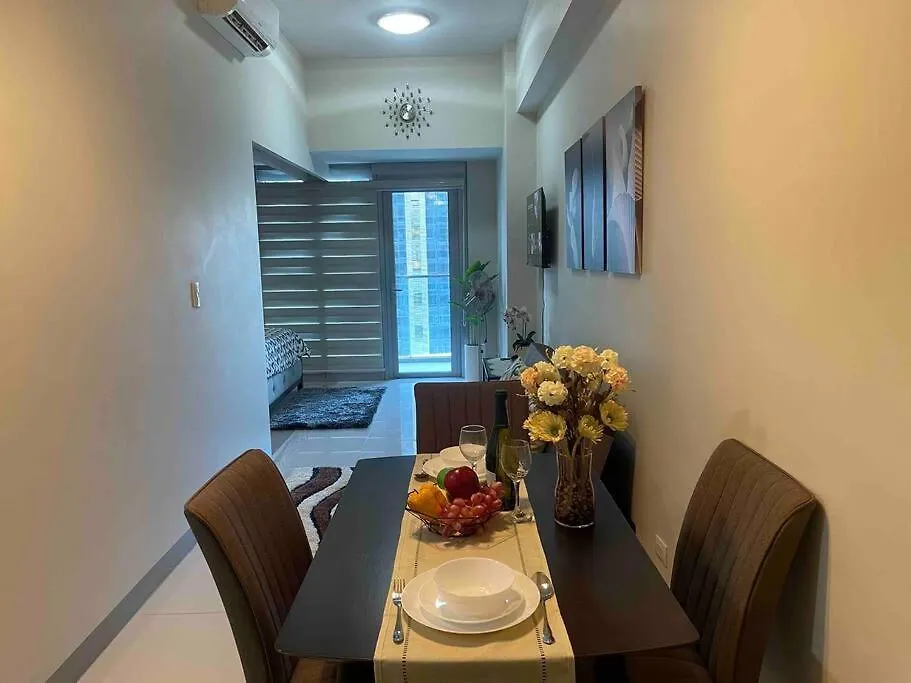Luxe 1Br W/ Balcony @ Uptown Parksuites Manila